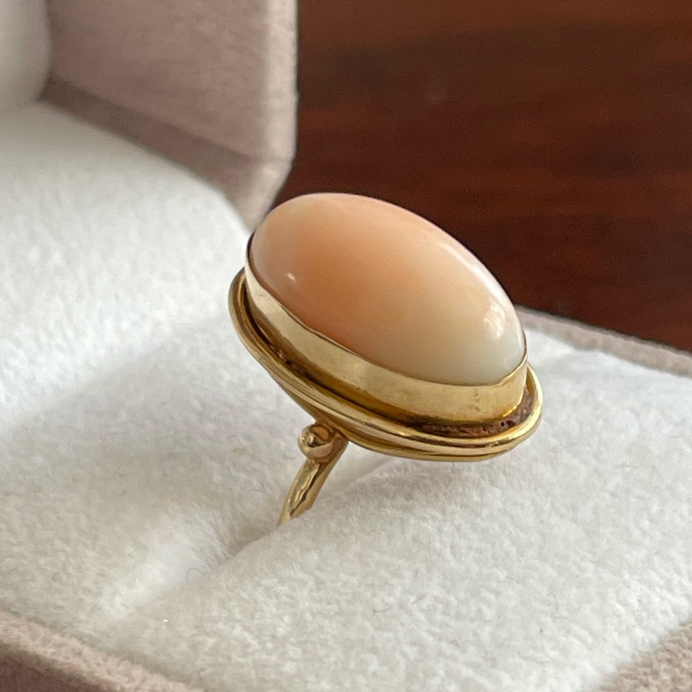 Natural angel skin coral solid 14K gold ring - Picture 6 of 10